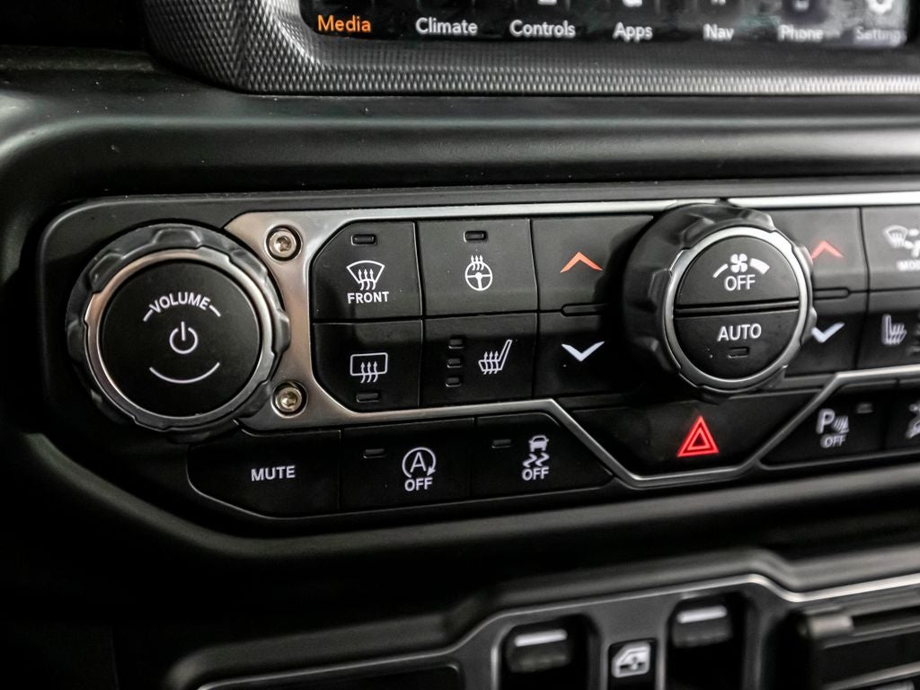 2020 Jeep Wrangler Unlimited Sahara Altitude
