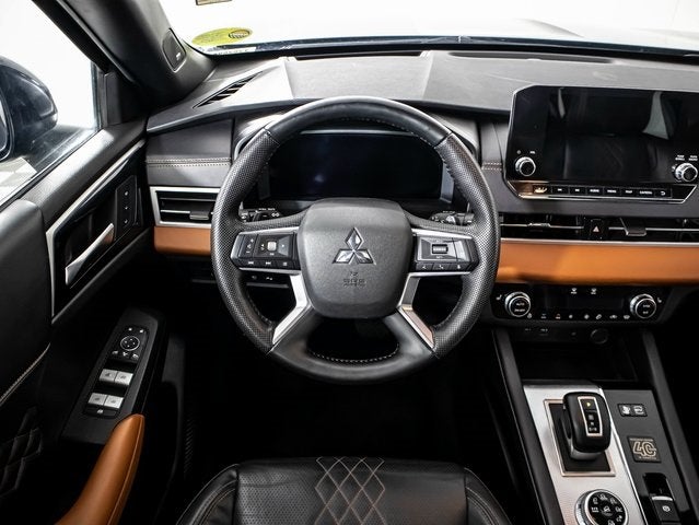 2023 Mitsubishi Outlander PHEV 40th Anniversary