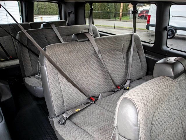2023 Chevrolet Express Passenger 3500 1LS