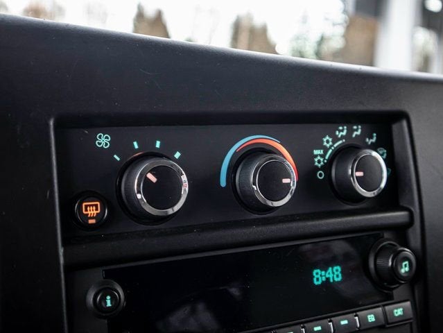 2023 Chevrolet Express Passenger 3500 1LS