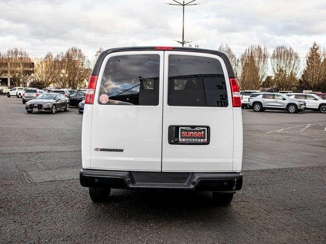 2023 Chevrolet Express Passenger 3500 1LS