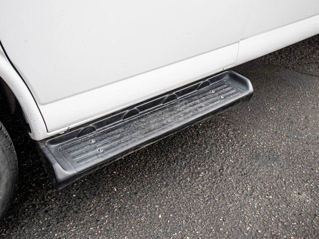 2023 Chevrolet Express Passenger 3500 1LS