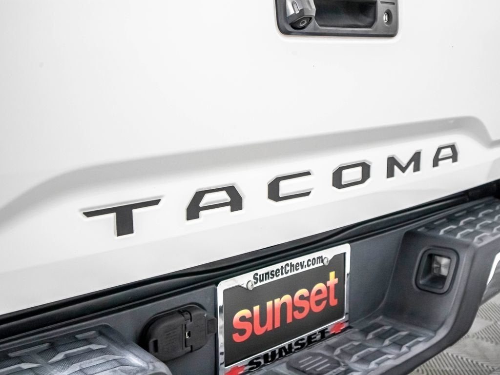 2016 Toyota Tacoma SR