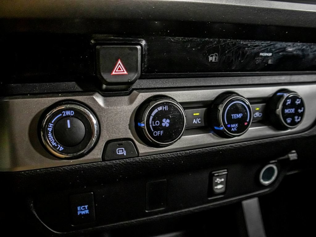 2016 Toyota Tacoma SR