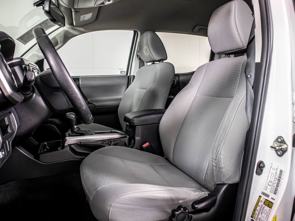 2016 Toyota Tacoma SR