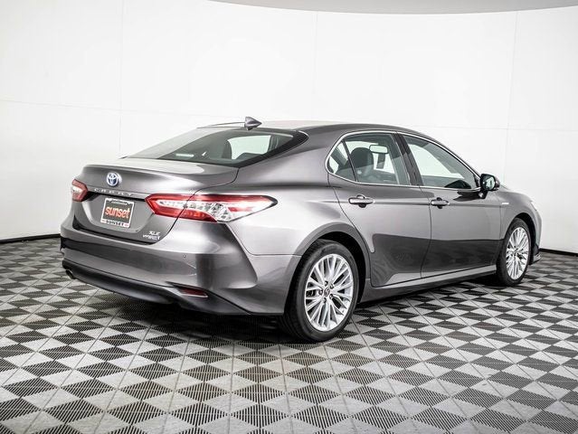 2020 Toyota Camry Hybrid XLE
