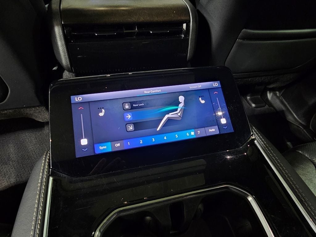 2023 Jeep Grand Wagoneer Base