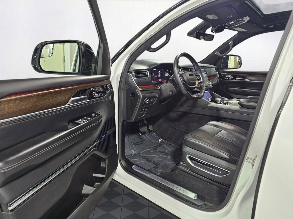 2023 Jeep Grand Wagoneer Base
