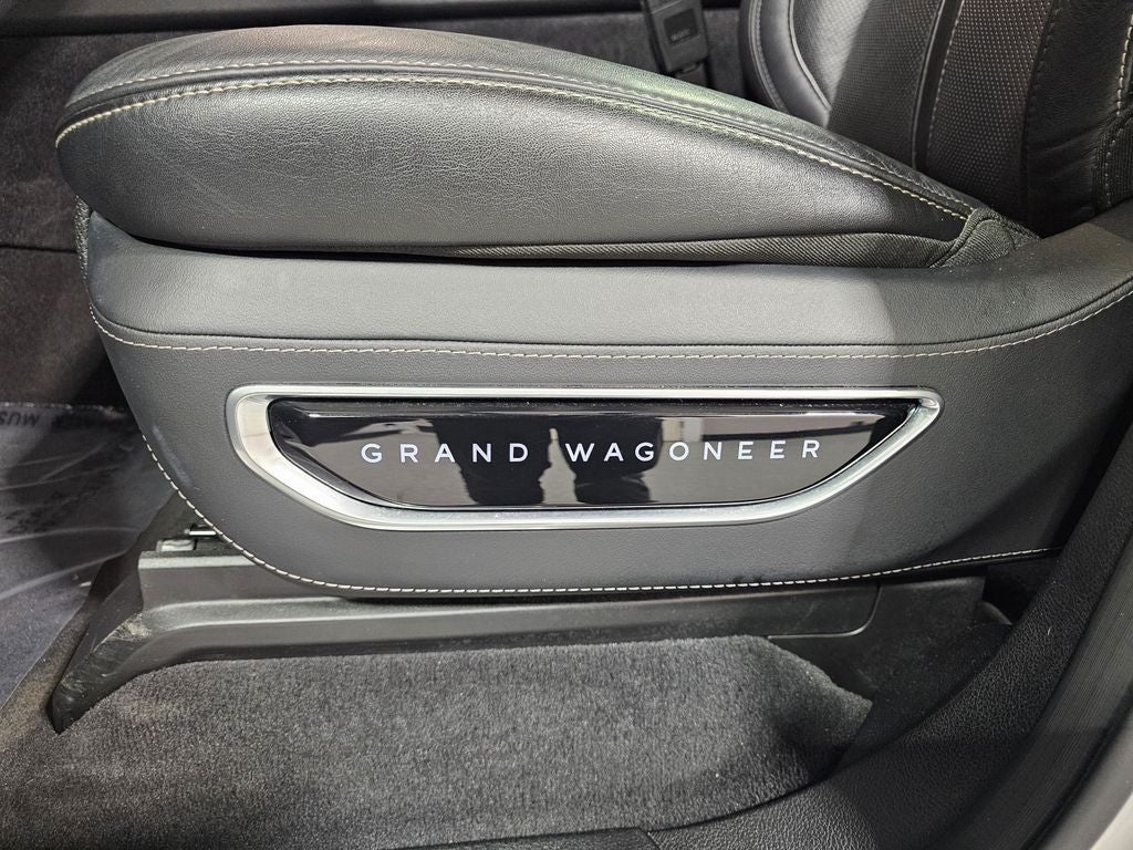 2023 Jeep Grand Wagoneer Base
