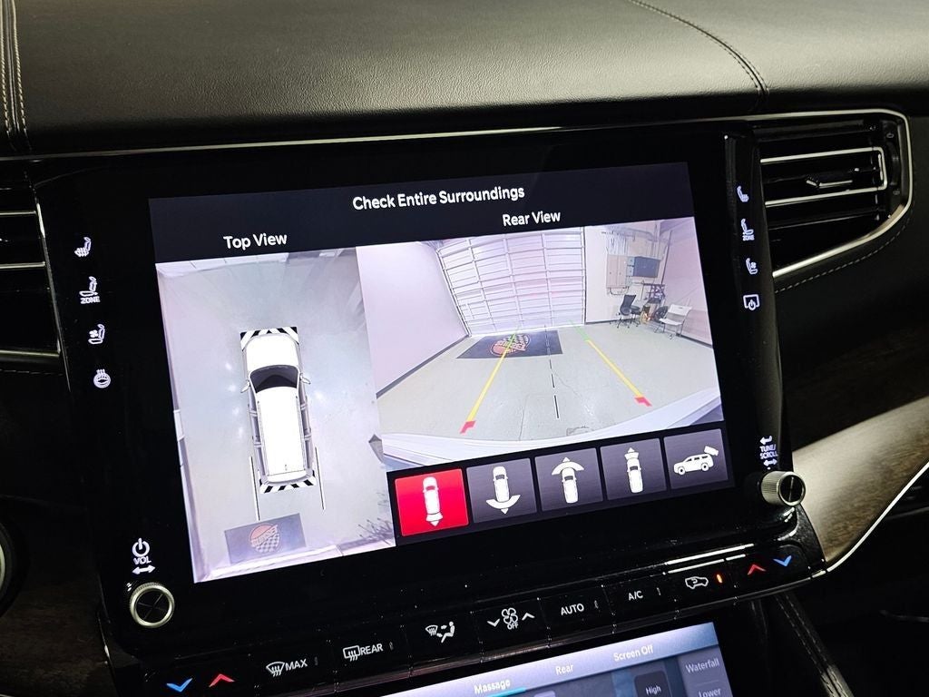 2023 Jeep Grand Wagoneer Base