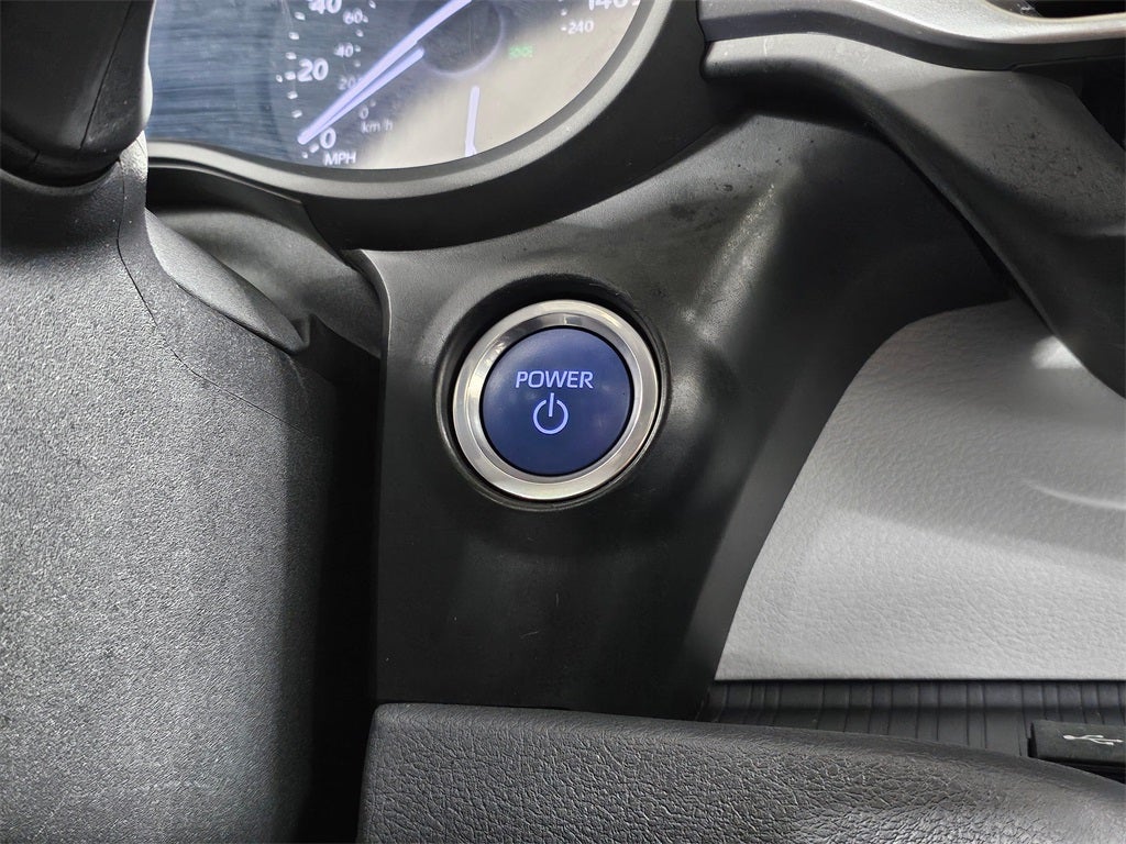 2022 Toyota Sienna LE 8 Passenger