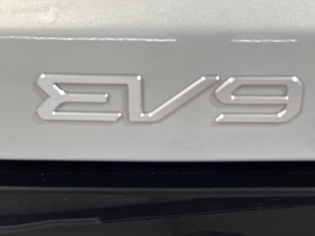 2024 Kia EV9 Land