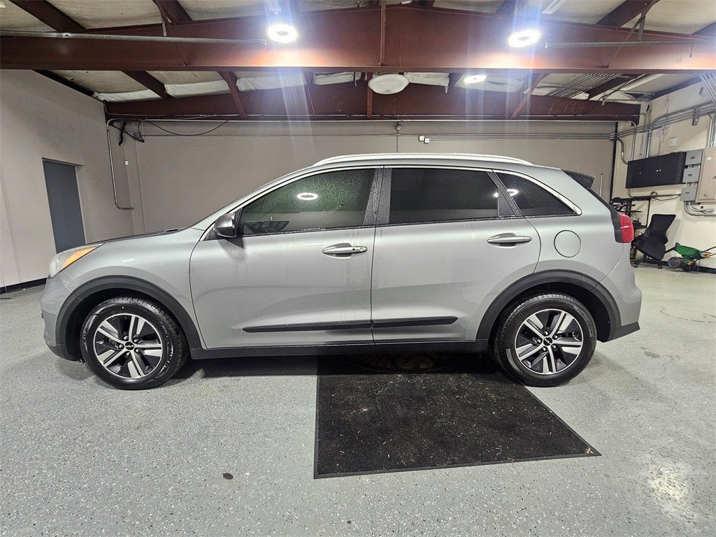 2022 Kia Niro LXS