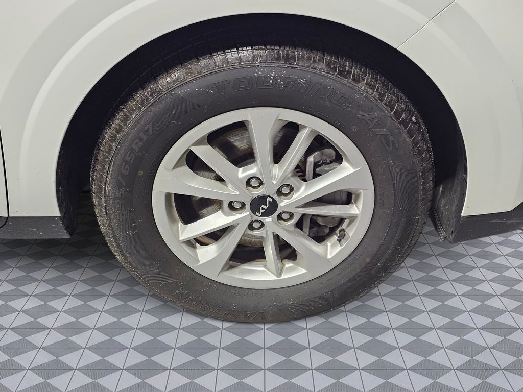 2024 Kia Carnival LX