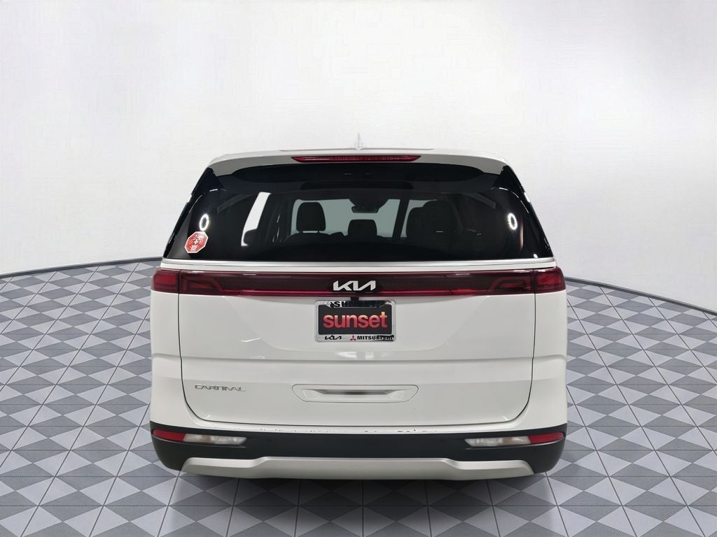 2024 Kia Carnival LX