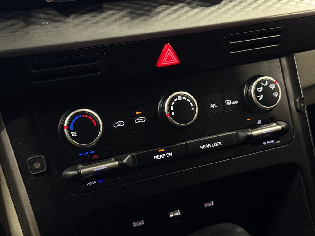 2022 Kia Carnival LXS