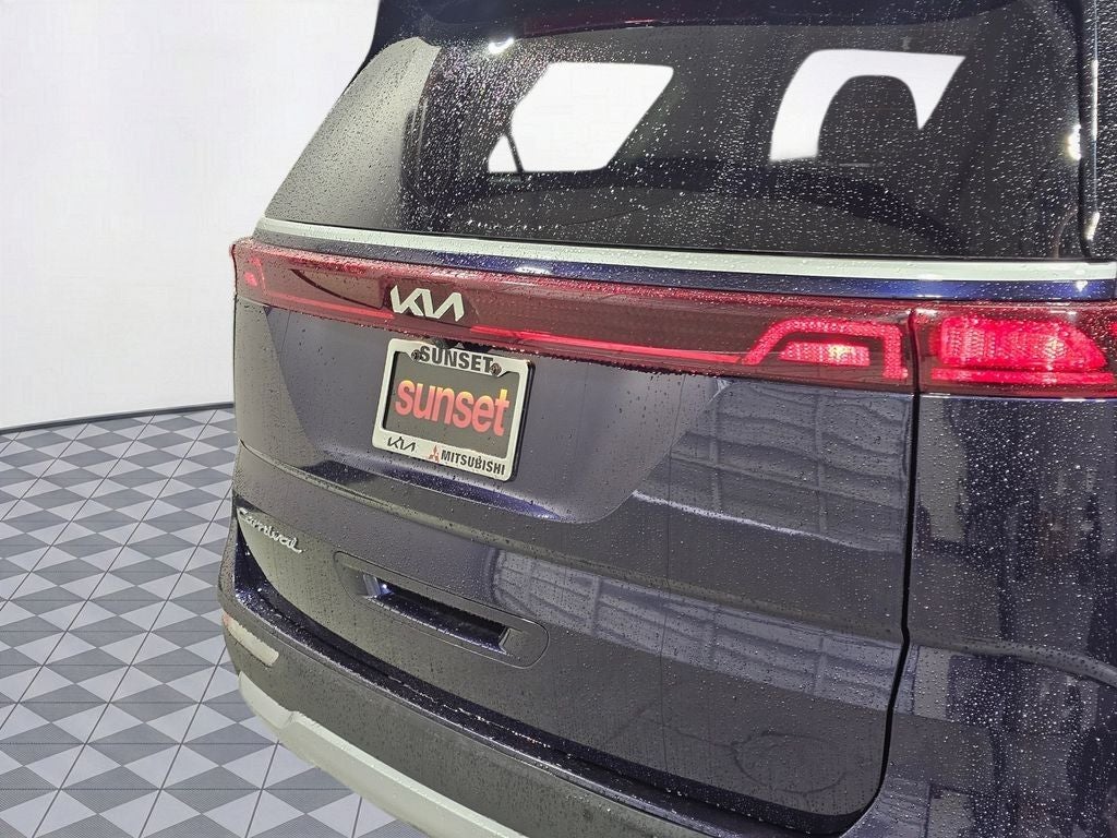 2022 Kia Carnival LX