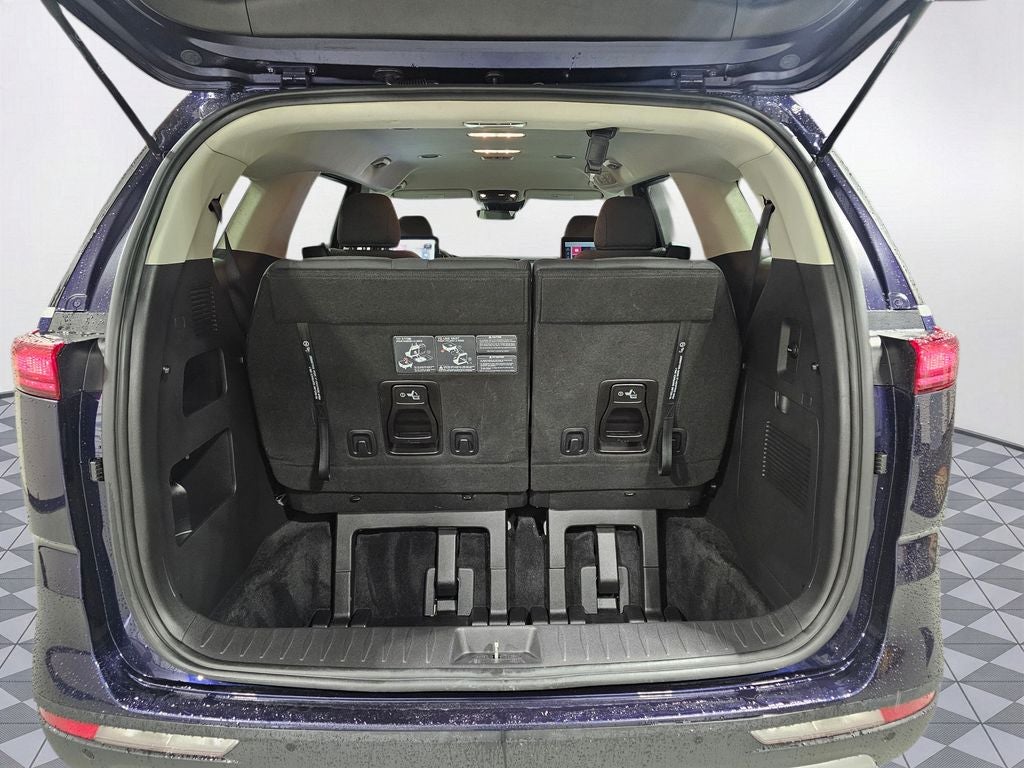 2022 Kia Carnival LX