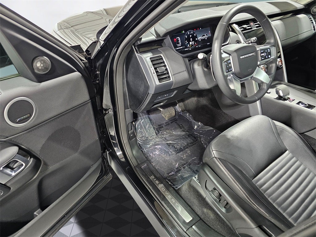 2024 Land Rover Discovery S