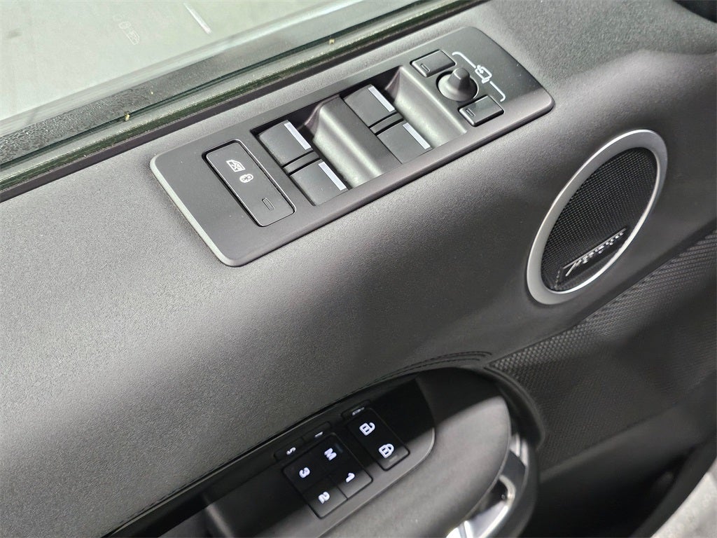 2024 Land Rover Discovery S