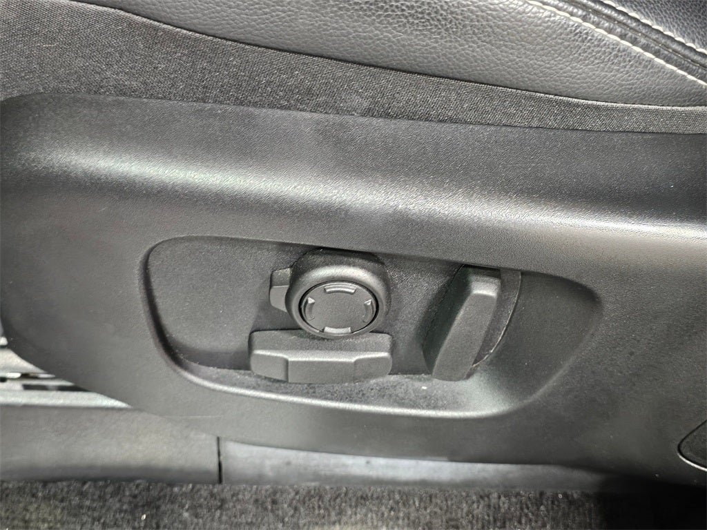 2024 Land Rover Discovery S