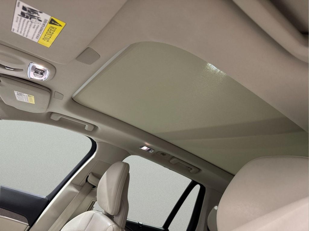 2021 Volvo XC90 Recharge Plug-In Hybrid T8 Inscription 6 Passenger