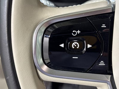 2021 Volvo XC90 Recharge Plug-In Hybrid T8 Inscription 6 Passenger