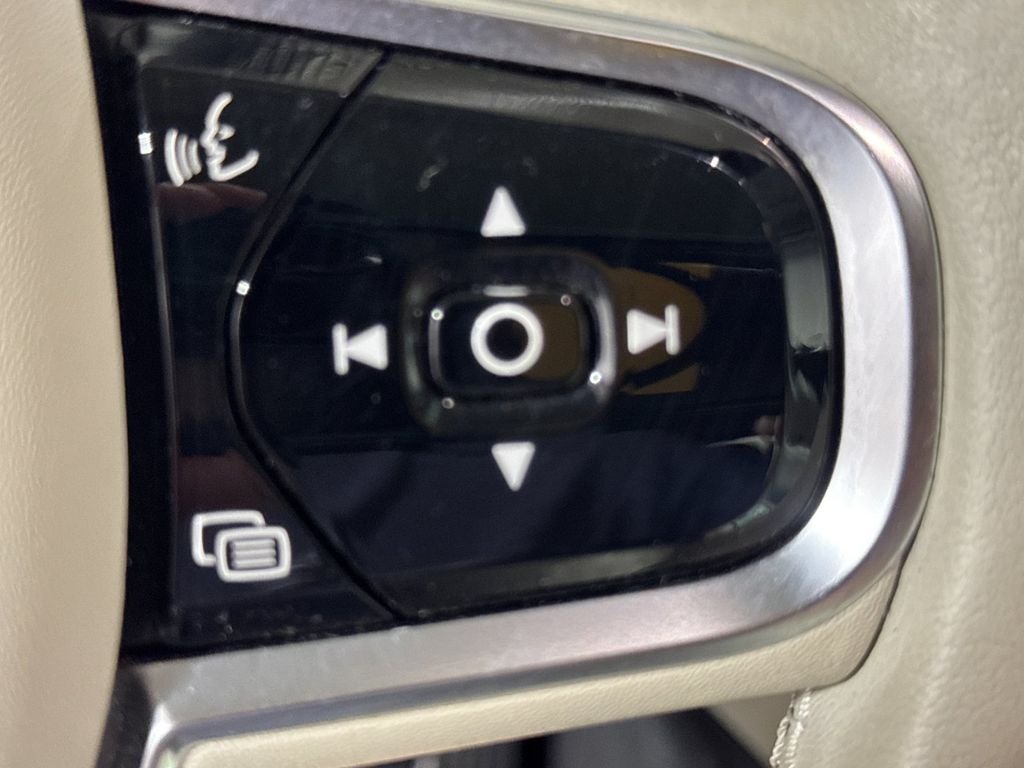 2021 Volvo XC90 Recharge Plug-In Hybrid T8 Inscription 6 Passenger