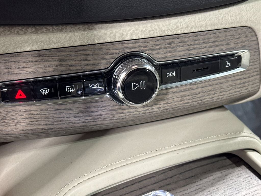 2021 Volvo XC90 Recharge Plug-In Hybrid T8 Inscription 6 Passenger