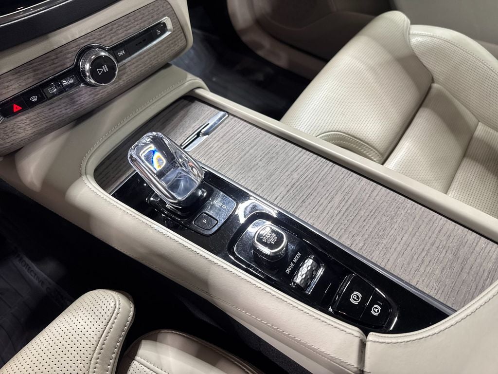 2021 Volvo XC90 Recharge Plug-In Hybrid T8 Inscription 6 Passenger