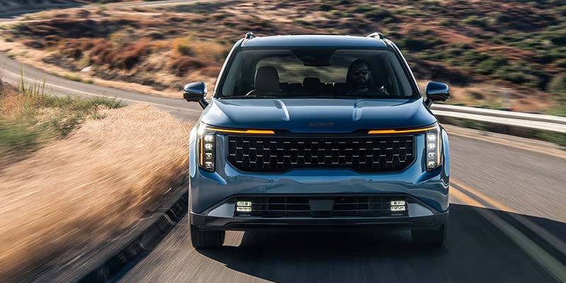 2026 Kia Carnival Driving Down Highway